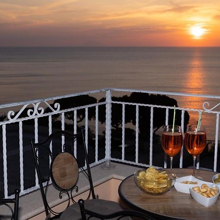 Bed And Breakfast Horizon โตรเปอา ภายนอก รูปภาพ
