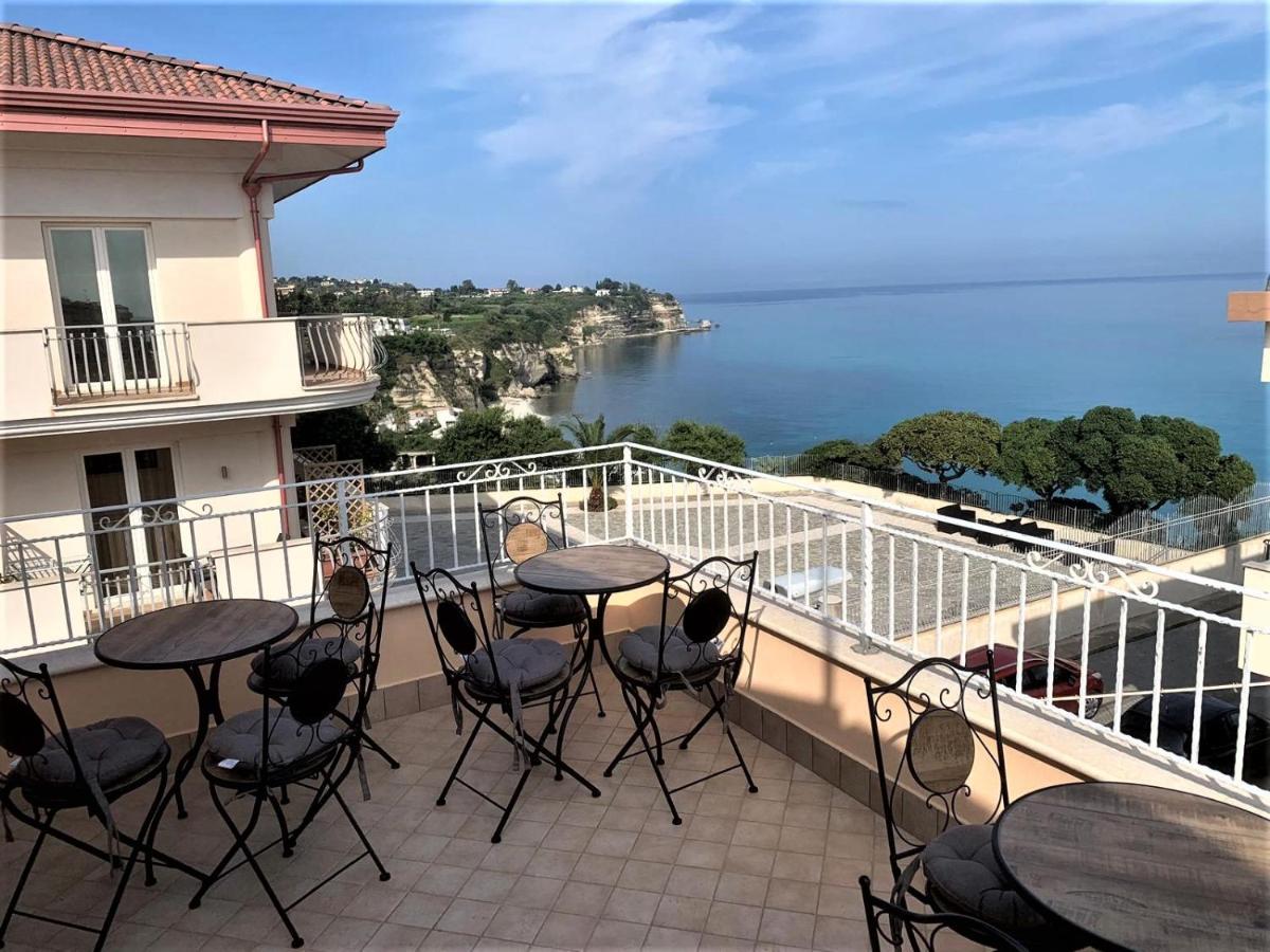Bed And Breakfast Horizon โตรเปอา ภายนอก รูปภาพ