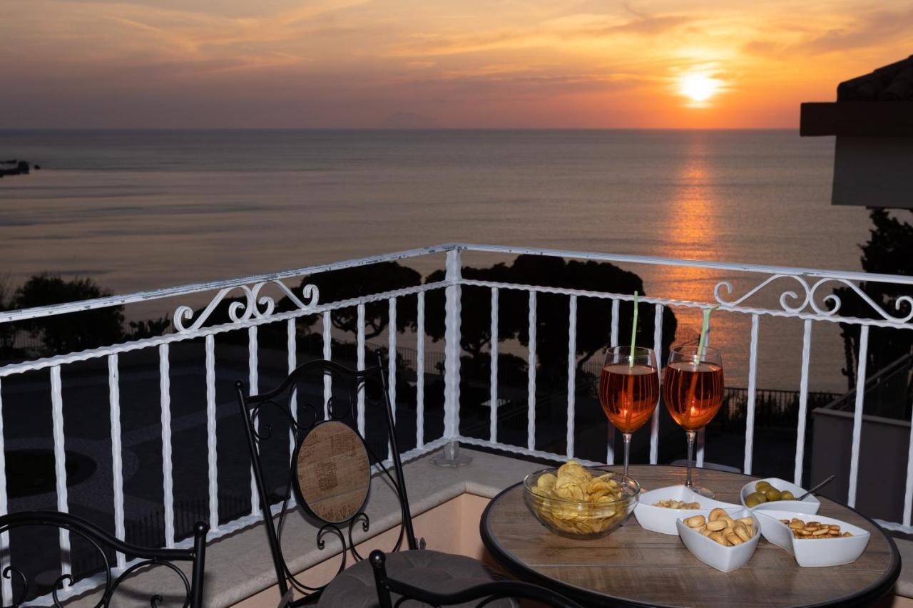 Bed And Breakfast Horizon โตรเปอา ภายนอก รูปภาพ