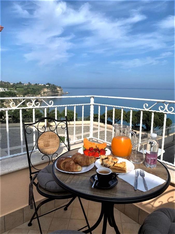Bed And Breakfast Horizon โตรเปอา ภายนอก รูปภาพ