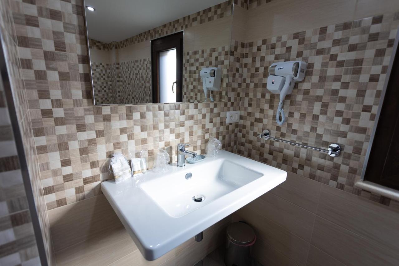 Bed And Breakfast Horizon โตรเปอา ภายนอก รูปภาพ